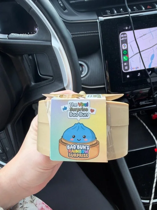 Bao Bun's Rainbow Surprise - Gold Bao Bun Collectible - Picture 3 of 3